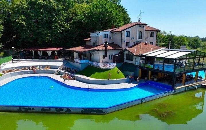 Отель Jezero Kudrec Смедеревска-Паланка Экстерьер фото